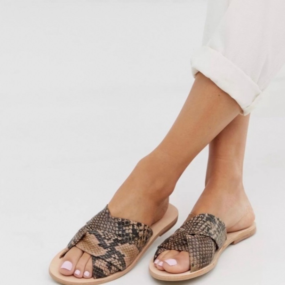 Free People‎ Rio Vista Sandals Tan Snake Print Boho Slide Flat 38